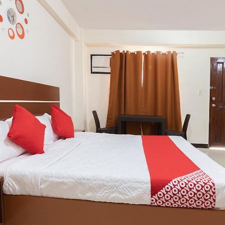 Oyo 578 Red Velvet Suites Manille Extérieur photo