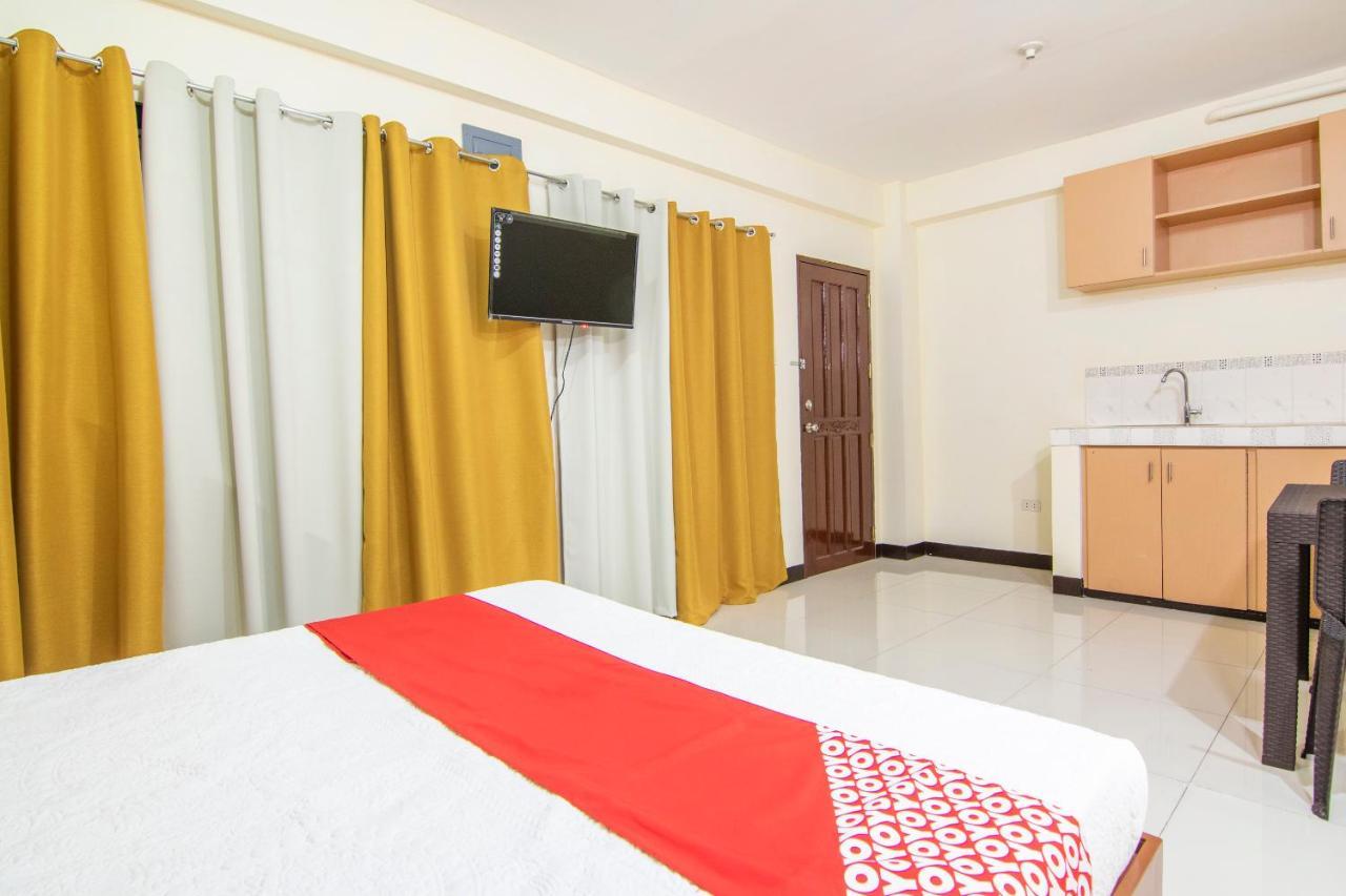 Oyo 578 Red Velvet Suites Manille Extérieur photo