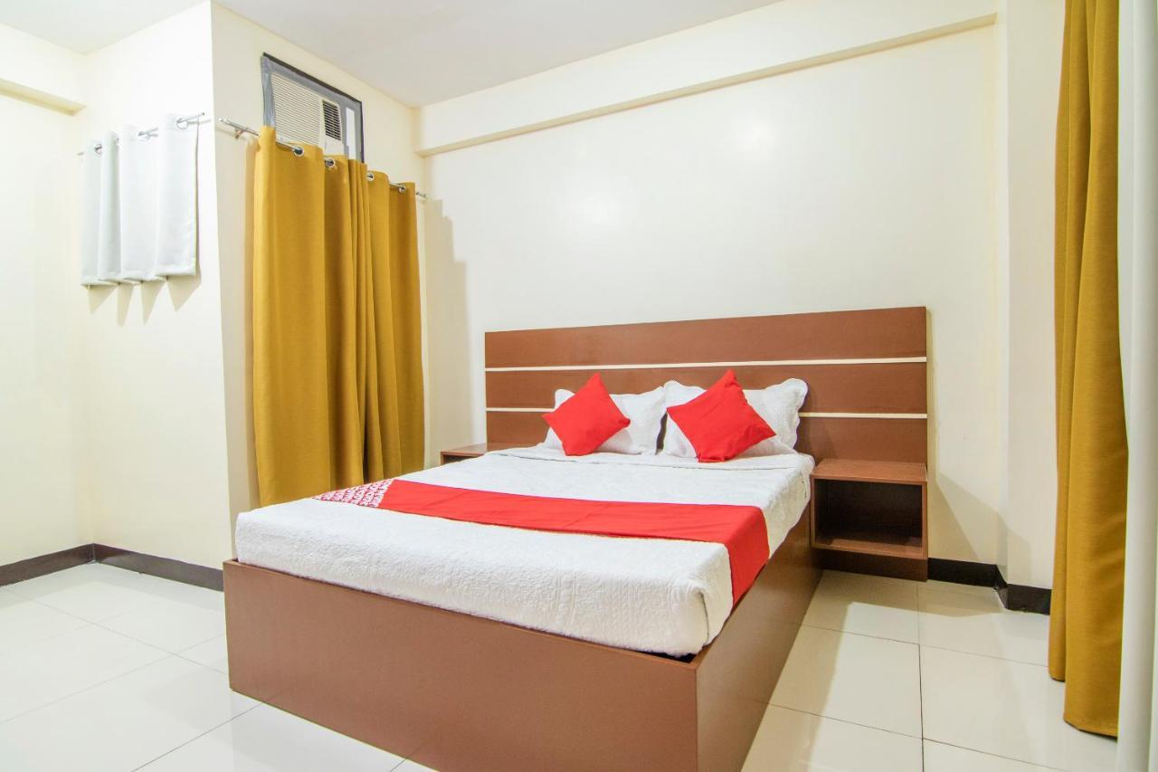 Oyo 578 Red Velvet Suites Manille Extérieur photo