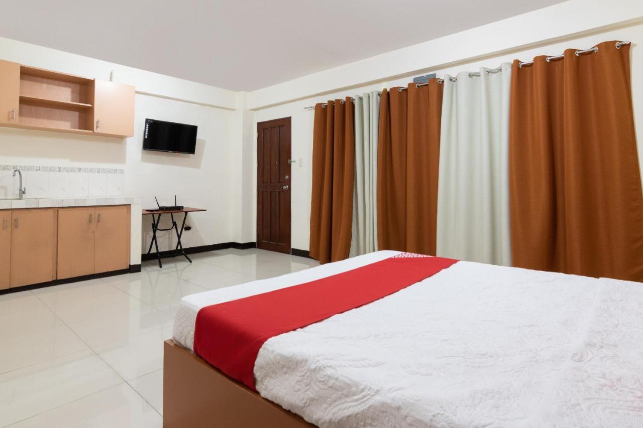 Oyo 578 Red Velvet Suites Manille Extérieur photo