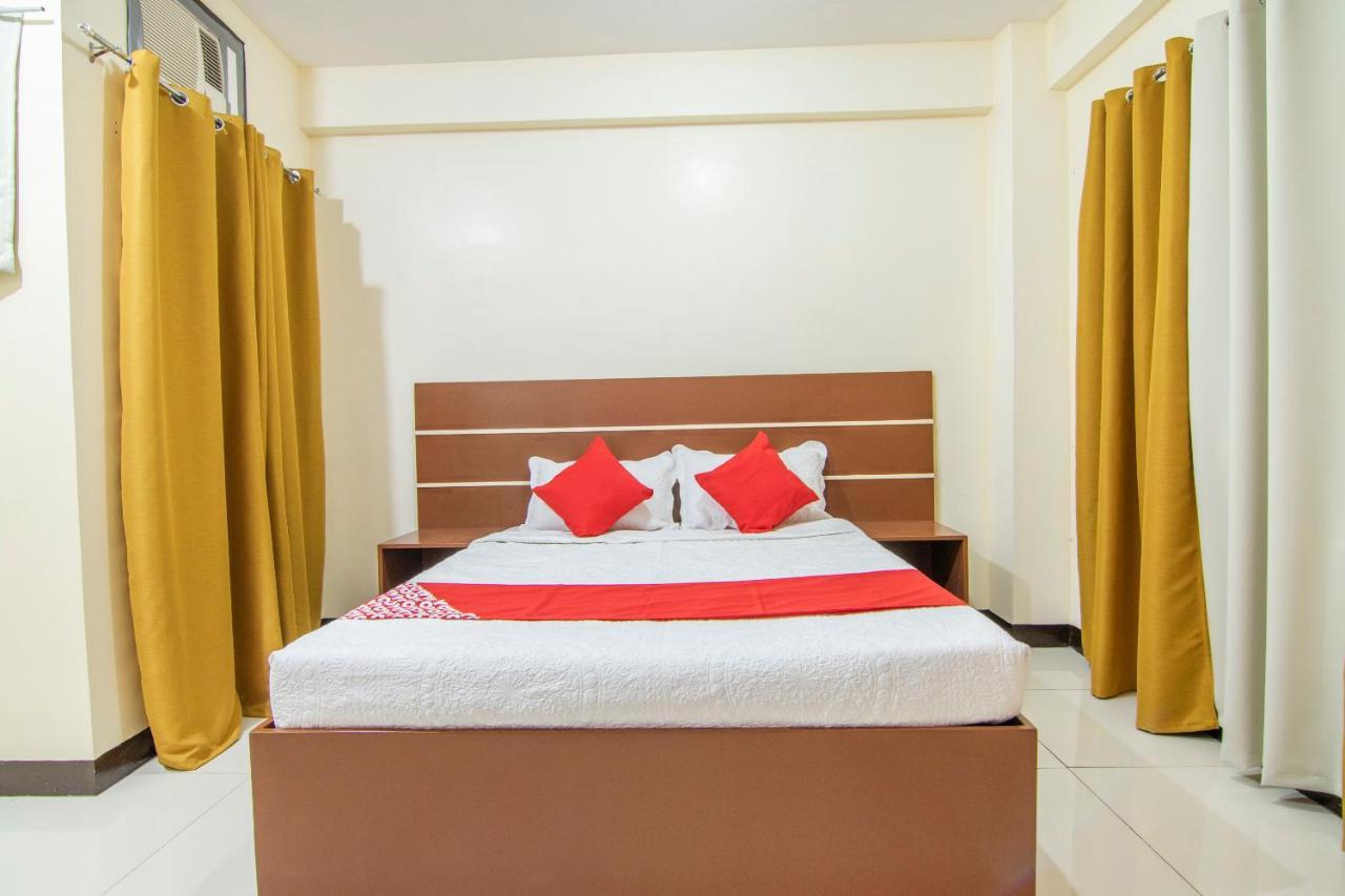 Oyo 578 Red Velvet Suites Manille Extérieur photo