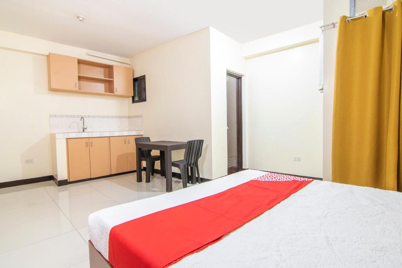 Oyo 578 Red Velvet Suites Manille Extérieur photo